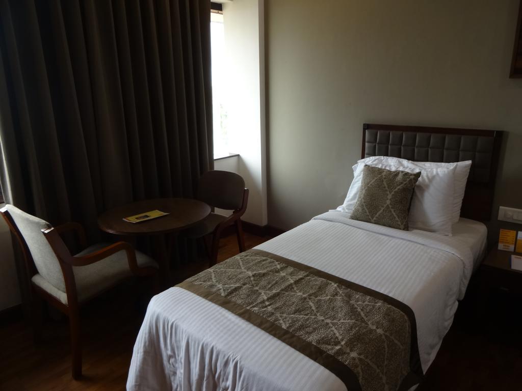 Keys Select By Lemon Tree Hotels, Malabar Gate, Calicut Exterior foto