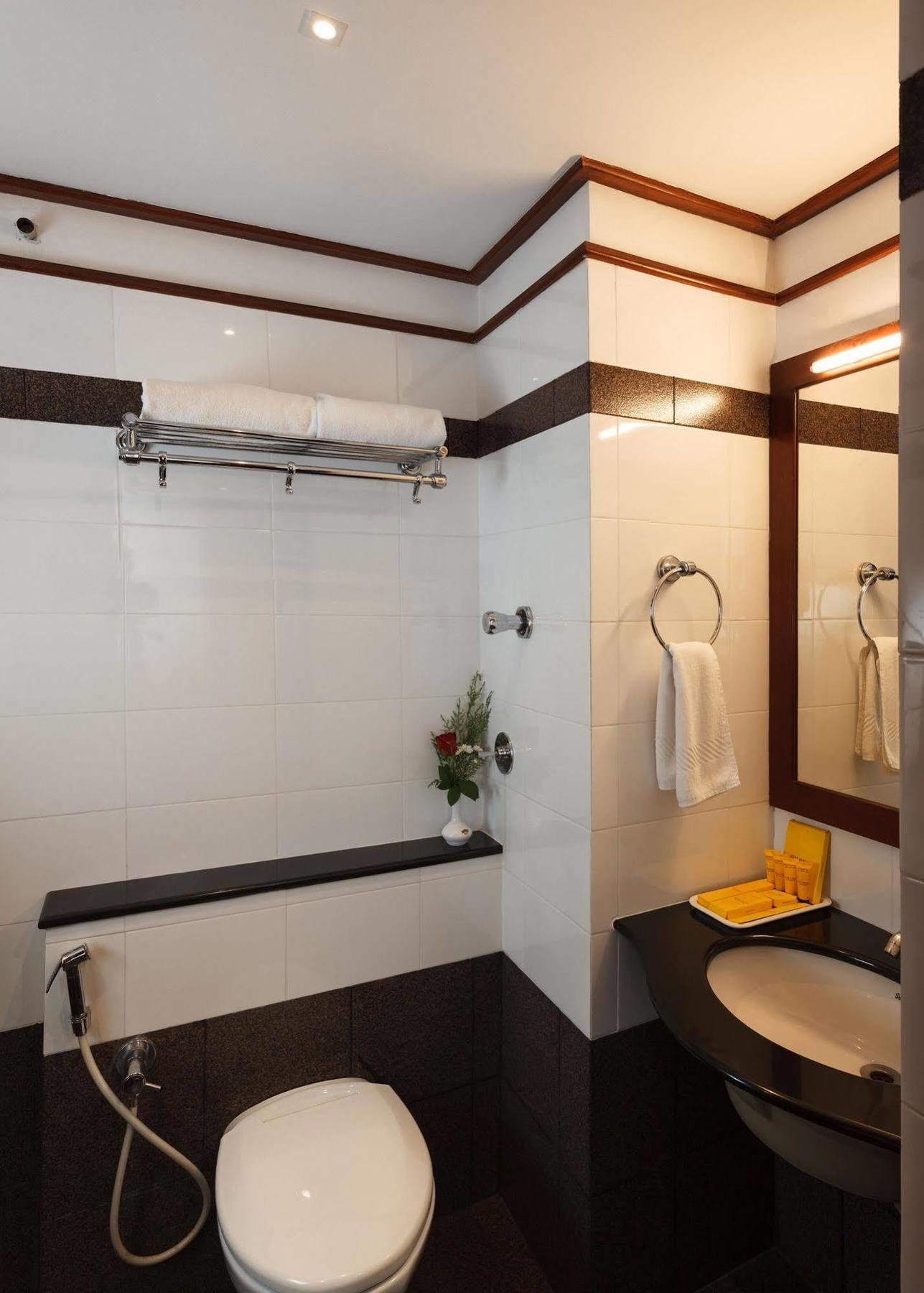 Keys Select By Lemon Tree Hotels, Malabar Gate, Calicut Exterior foto